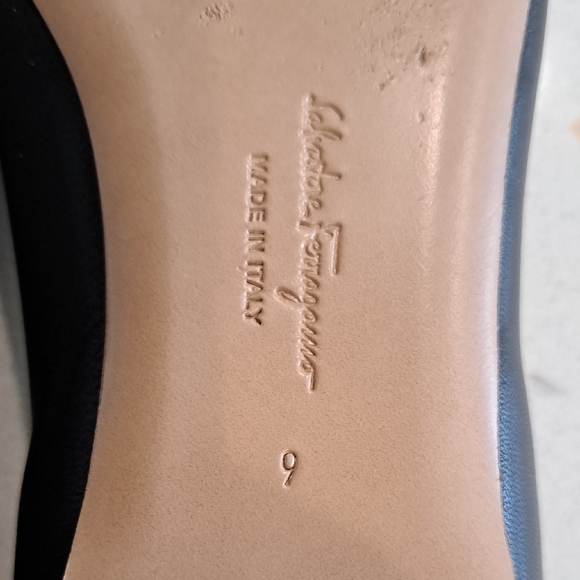 Salvatore Ferragamo Varina Black Flats with Gold Accent - Picture 11 of 13